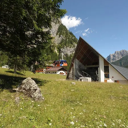 Rifugio Fedaia Malga Ciapela
